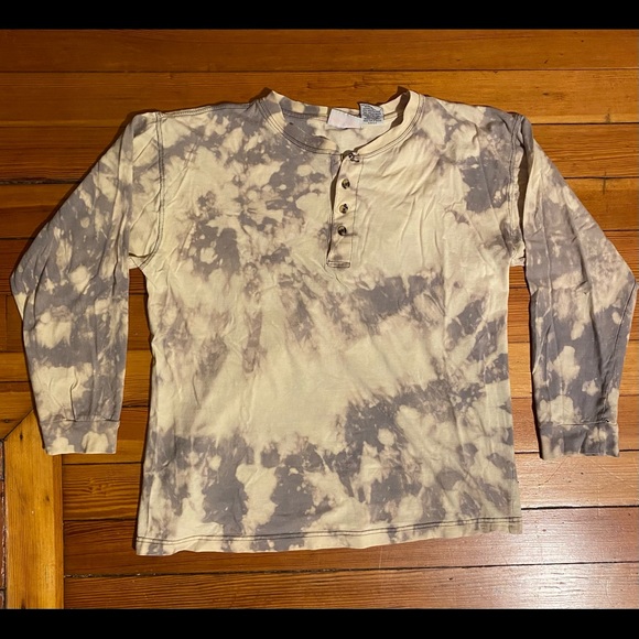 Bleach dyed men’s Henley long sleeve tee! - Picture 4 of 6